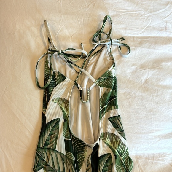 Palm Print One Peice - Picture 2 of 2